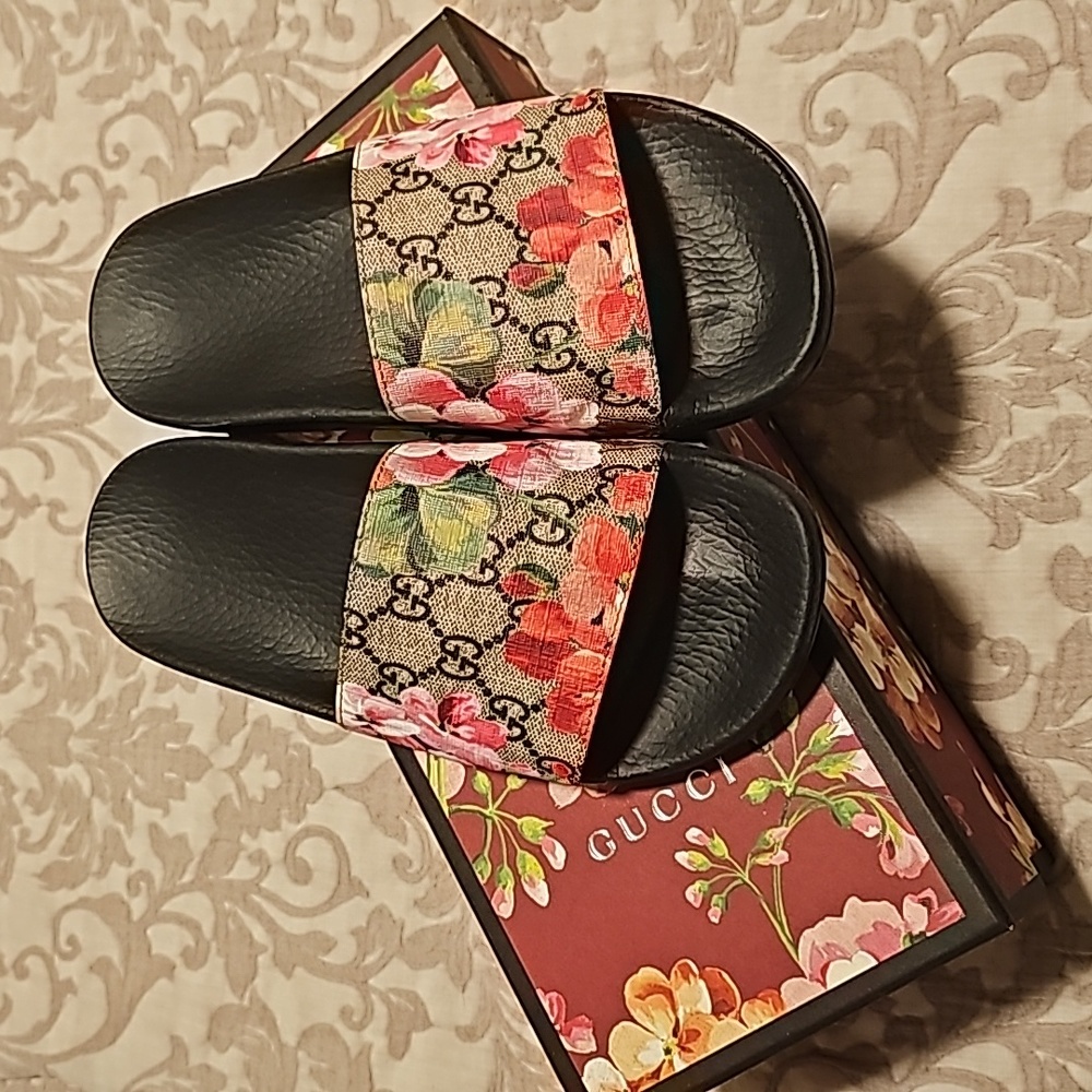 Gucci slides
